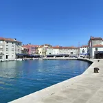 Pearl Of Cres