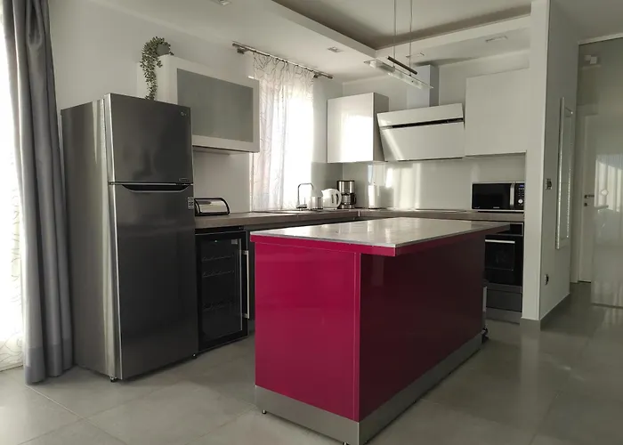 Pearl Of Vila Cres